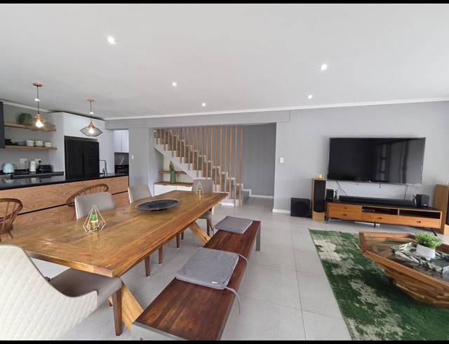 3 BEDROOM HOUSE FOR SALE IN PALM LAKES ESTATE